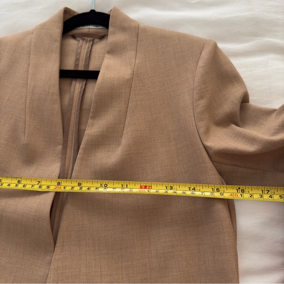 Aritzia Babaton Power Blazer 00 - Picture 3 of 11